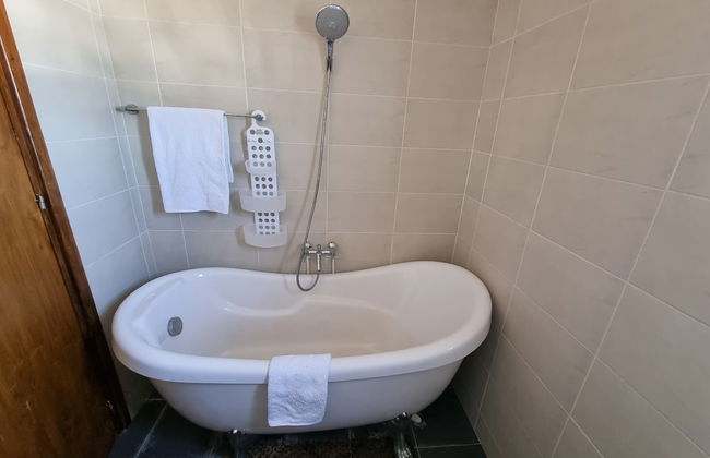 Impeccable 3-bed Villa in Nicosia - Photo 10