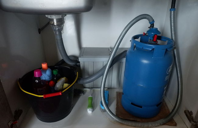 Best View & Strategic 2BR Apartment at Tamansari Papilio - Photo 10