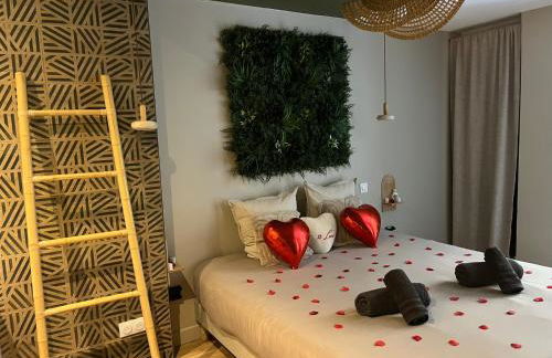 Love Room Valence - Suite romantique avec balnéo privée 2 places - Foto 8