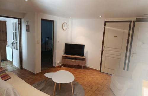 F2 classé 3 étoiles vue montagne, extérieur clos - Foto 4