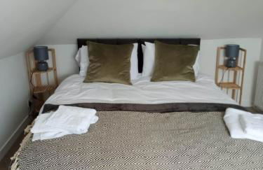 2 bedrooms sleeps 4 free wifi parking outdoor area - Foto 22