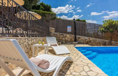 Villa Cocoon - Vacation Home with Heated Pool & Garden - Foto 18