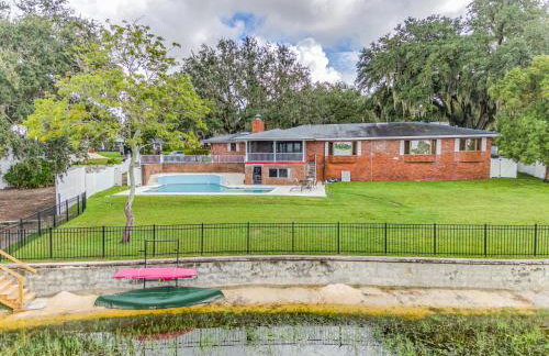 Beautiful Lake View Retreat Drivable To Theme Parks 3 Bedroom Home - Foto 48