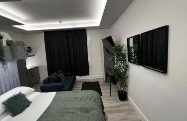 ResiLets - Mood Studio 4 - Town centre studio room with en-suite - Foto 14