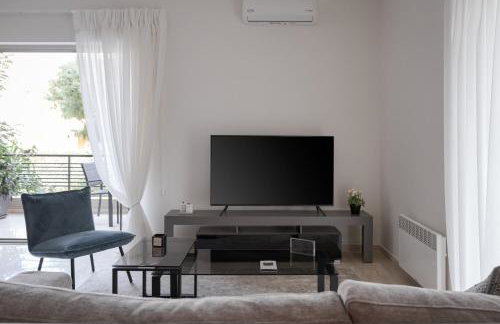 Vouliagmeni Stylish Apartment - Photo 26