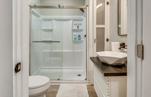 1 Mi to Beltline Access Quiet Getaway with Patio - Foto 17