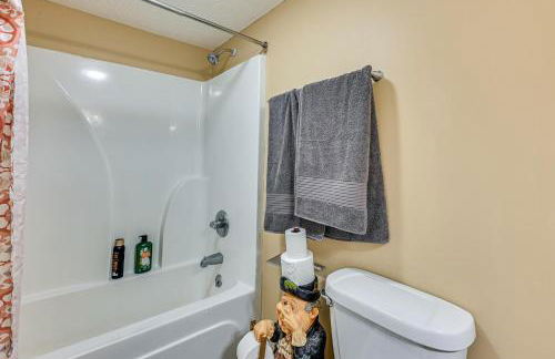 6 Mi to Lake Liberty Pet-Friendly Home with Yard - Foto 19