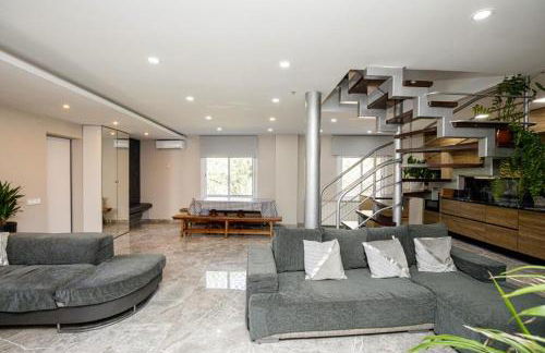 Maravillosa casa con piscina grande y bosque - Photo 8