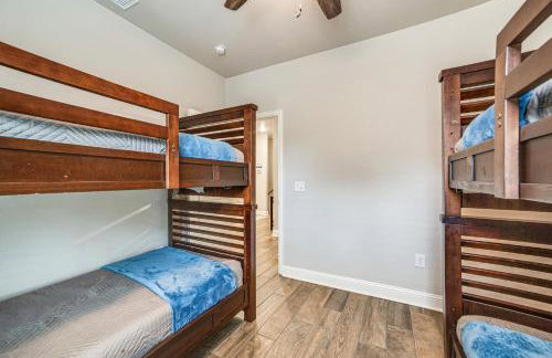 Private Dock and Yard! Modern Getaway in Mabank - Foto 21