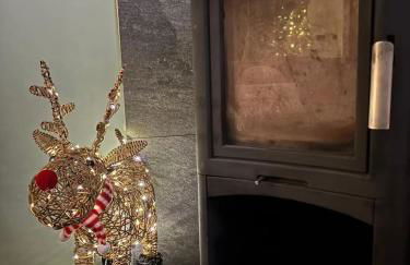 Little Woodlands Chalet with Private Garden & Hot Tub - Foto 14