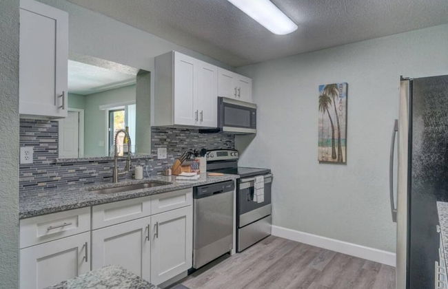 Heated Pool Close to St Pete Tampa Pet Friendly - Foto 13