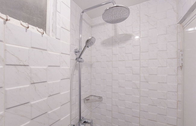 Comfy And Homey Studio At Sky View Apartment - Foto 13