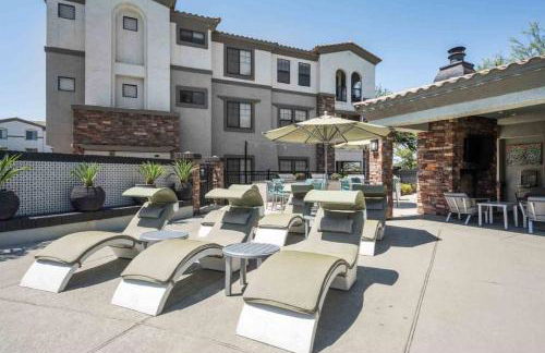 Boulevard Stays Luxe 1BR by Stadium Pool Parking Gym 07 - Foto 18