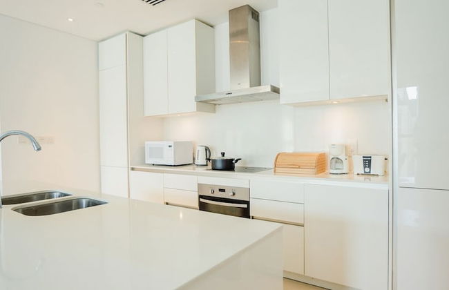 Aya - Awe-inspiring 2BR in City Walk with Balcony - Photo 18