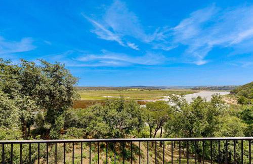Spacious Lakefront Hideaway with Decks, Grill, Billiards, Tennis & Pool - Foto 25
