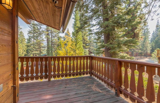 Wolf s Lair by Avantstay Swiss Chalet w Private Hot Tub Access to Northstar Resort Community - Photo 18