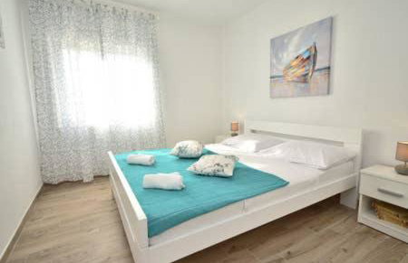 Holiday home Dinko - Photo 18