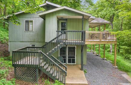 Deck w/ Forest Views, Ping Pong Blue Ridge Mtn Escape Ash Vale by Avantstay - Foto 2