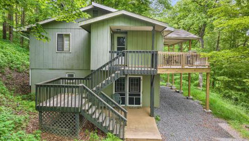Deck w/ Forest Views, Ping Pong Blue Ridge Mtn Escape Ash Vale by Avantstay - Foto 1, Other