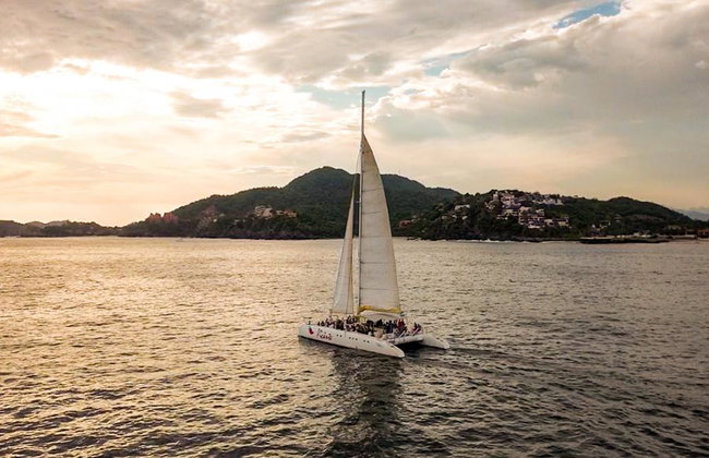 Sail into the Sunset: Picante’s Ocean Affair - Photo 2