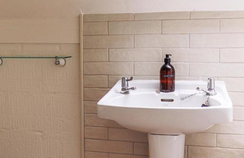 Dreamy Suffolk Country Cottage Escape - Photo 27