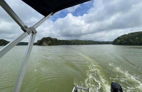 Gorgeous cabin 3bdrm/3bth, hot tub, fireplace, kid/pet friendly - Foto 50