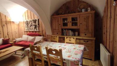 "Jacky" Appartement de charme suréquipé, 300m des pistes et centre village, casier à ski au pied des pistes, linge de lit et produit de toilette compris - Foto 3