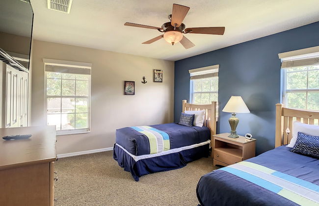 Fantastic 7 Bed 6 Bath in Prestigious Gated Comm - Foto 34