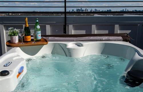 Stylish Nashville Home - Rooftop Deck - Hot Tub - Photo 5