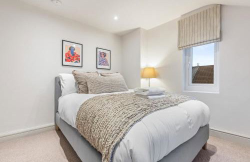 Chester Manor - 5 BR - Sleeps 10 - Free Parking - Foto 22