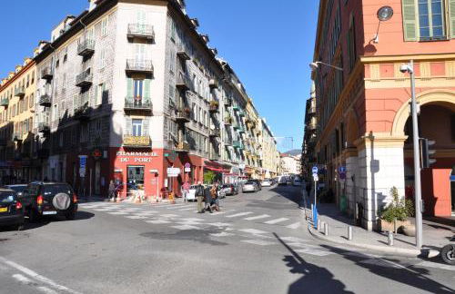 Charmant studio tout proche du port - Photo 18