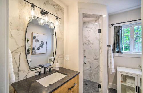 Chic Lake House with Furnished Deck and Hot Tub! - Foto 20