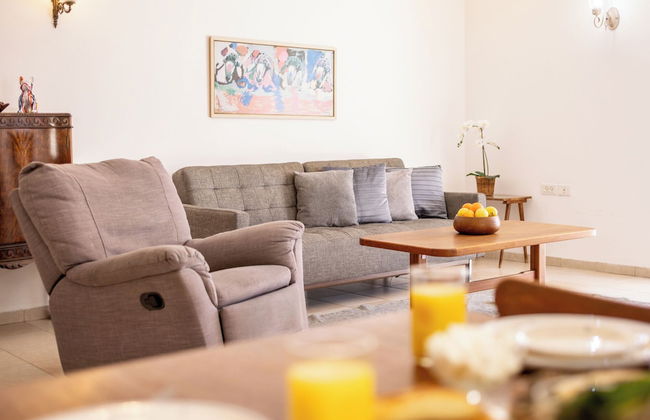 Homey Kiryat Haim Apt by Sea N Rent - Foto 13