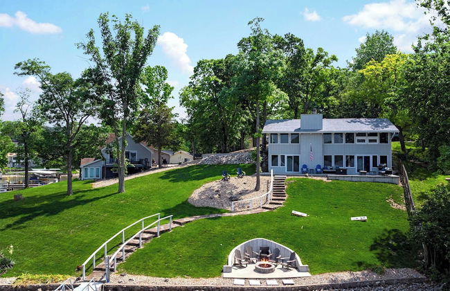 For the View Lakeside Launchpad! Great Location - Foto 25