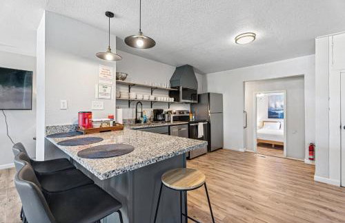 6BR Home Kitchen Laundry Sleeps 12 #60 - Foto 9