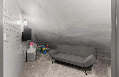 West Cabin- Yellowstone Family Retreat- Sled Hill - Foto 70