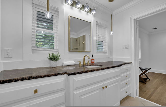 Luxury 7BR Buckhead Oasis w Pool Gameroom Firepit - Foto 44