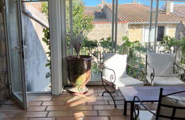 La maison sur la place dans Aigues Mortes - Foto 17