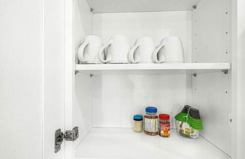 Gray Lux Hse 3BR 3 and half Ba MedCenter DownTWN HotTub - Photo 53