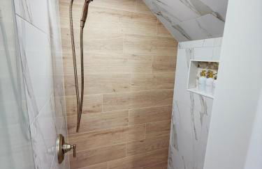 Stylish 2 BR 1 BA Apartment - Steps to the Ocean - Hidden Gem - Foto 15