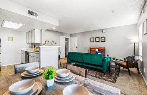 Trendy 2BR Apartment with Pool and Gym Access - Foto 4