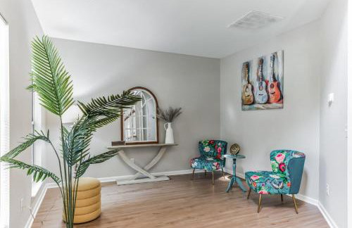 Country Haven - Hot Tub & Pool! Game Room, King Beds, Mins 2 dwtn - Foto 14