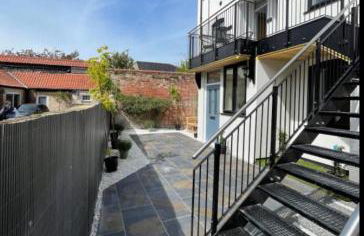 Lees Lookout Holt ,2 bedroom luxury apartment with private parking - Foto 2