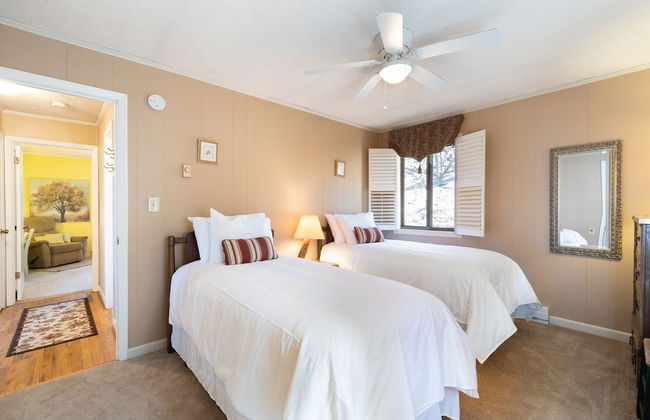 Ash Vale by Avantstay Spacious Deck w Views Ping Pong Table - Foto 27