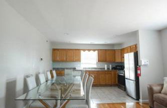 Newark Liberty Brick House - Private Bedroom 1 - Foto 11