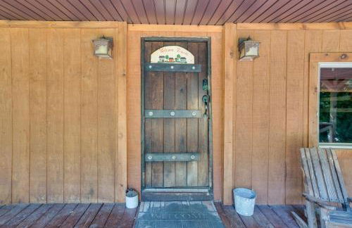 French Lick Getaway with Deck, Grill and Fire Pit! - Foto 22