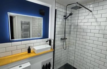 Secret Escape - Photo 1