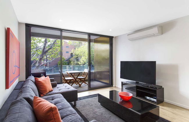 Style in the heart of Carlton - Foto 1