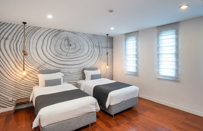 Benviar Tonson Residence - Photo 22