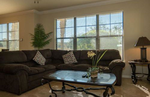 Pool view, 10 miles to Disney World, washer, dryer, kitchen, Wifi, two pools, ground level - Foto 3